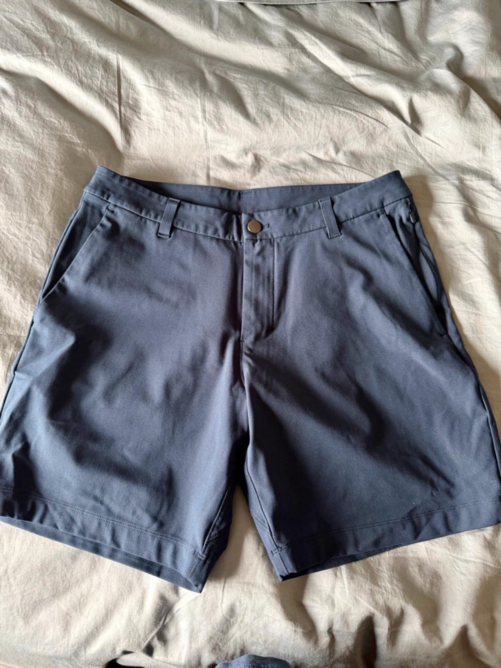 Lululemon Navy ABC Classic Fit Shorts 7”, Size 31